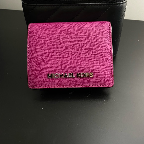 Michael Kors Fuchsia Wallet - Picture 1 of 12